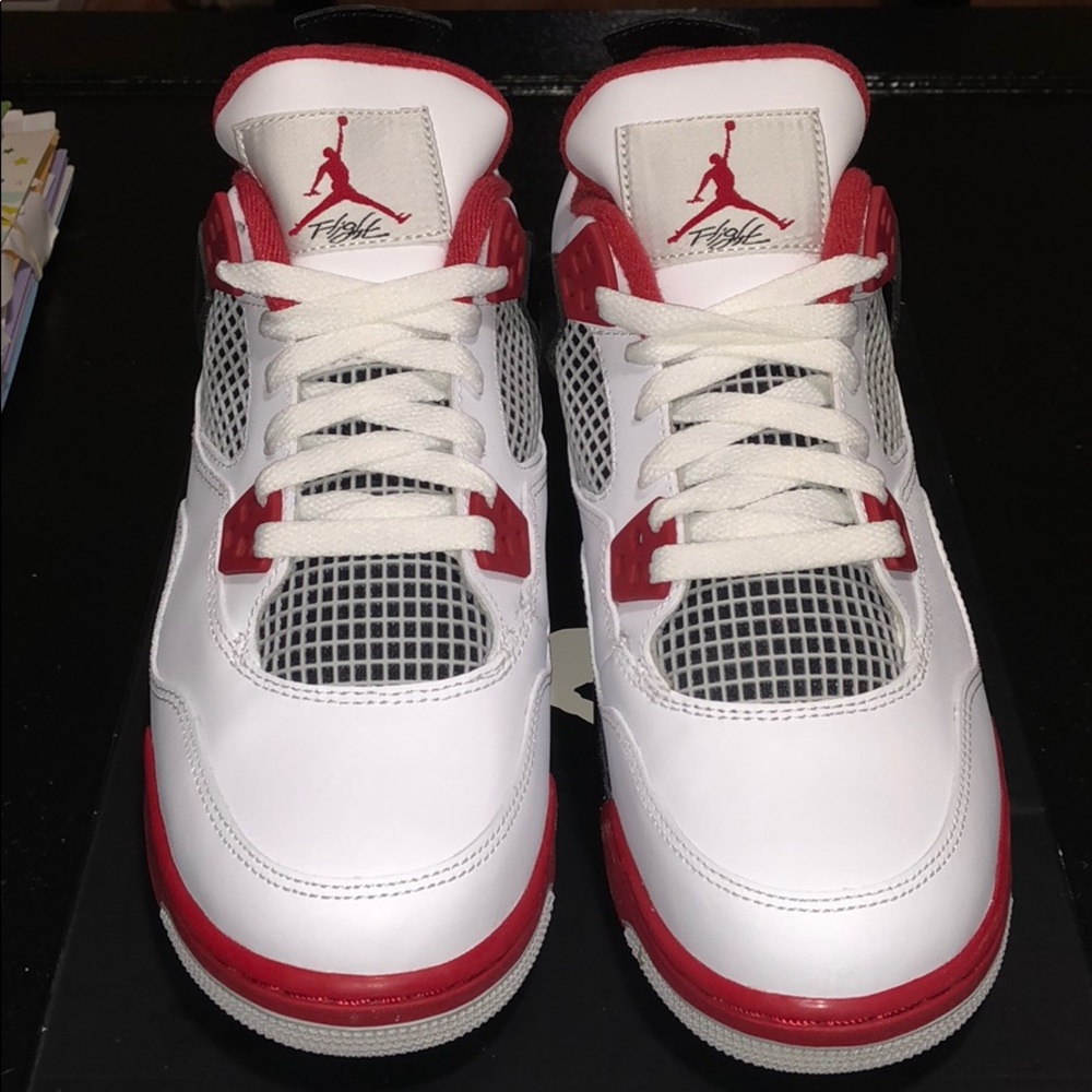 Air Jordan 4 Retro (GS) Size 7Y